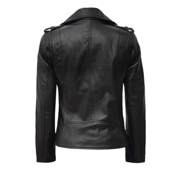 bikerjacke-schwarz-frauen-stil